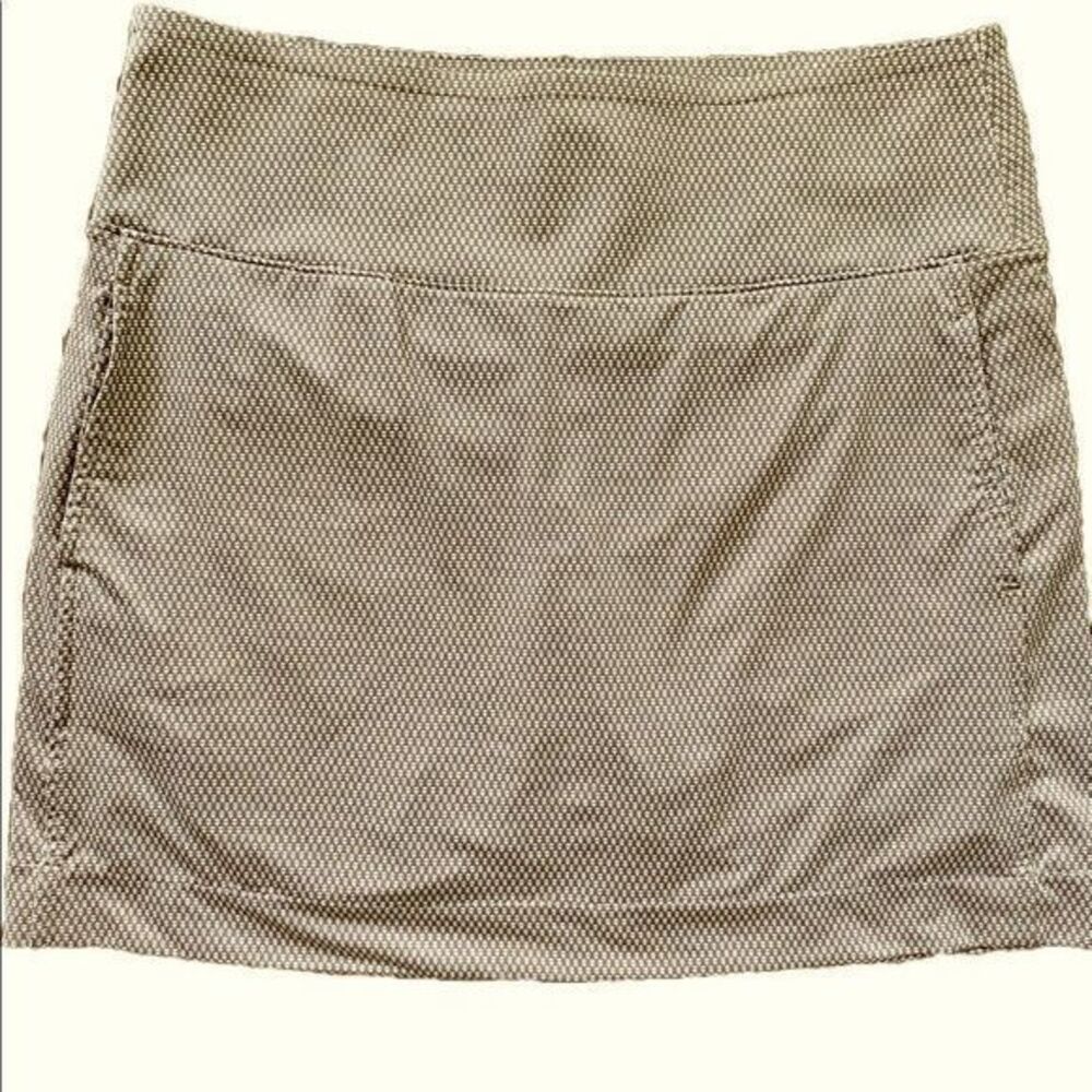 Fairway & Greene Skort - 4 tan /cream ,polyester spandex,